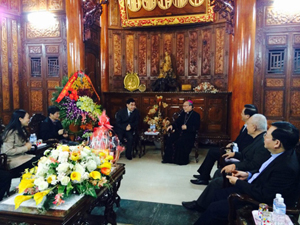 Government Religious Committee leader extends Christmas greetings to Catholics in  Hue archdiocese 